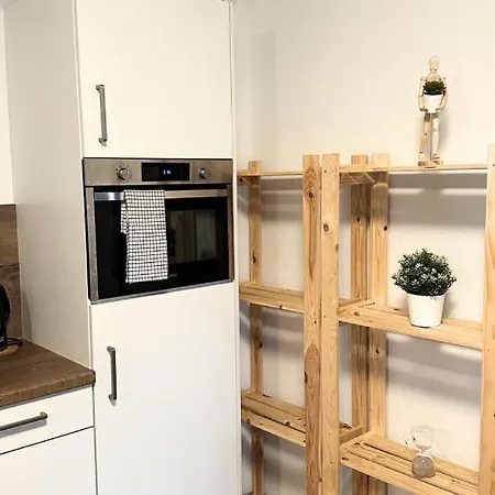 Modern Studio - Perfect Location *
