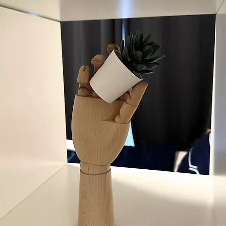 Modern Studio - Perfect Location *